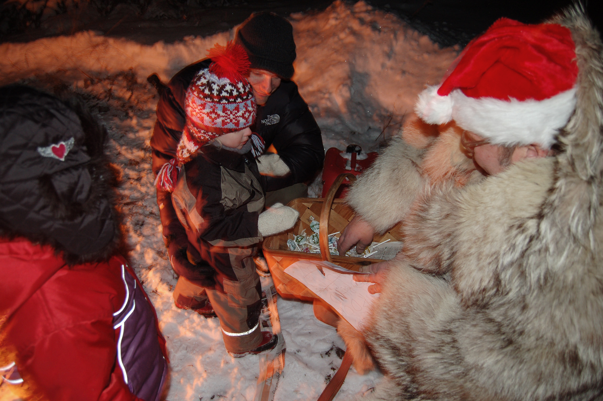 Röste.nu – Nyheter – Bygdens Nytt nr 1 2010 – Tomtekväll vid Dönjegården 2009