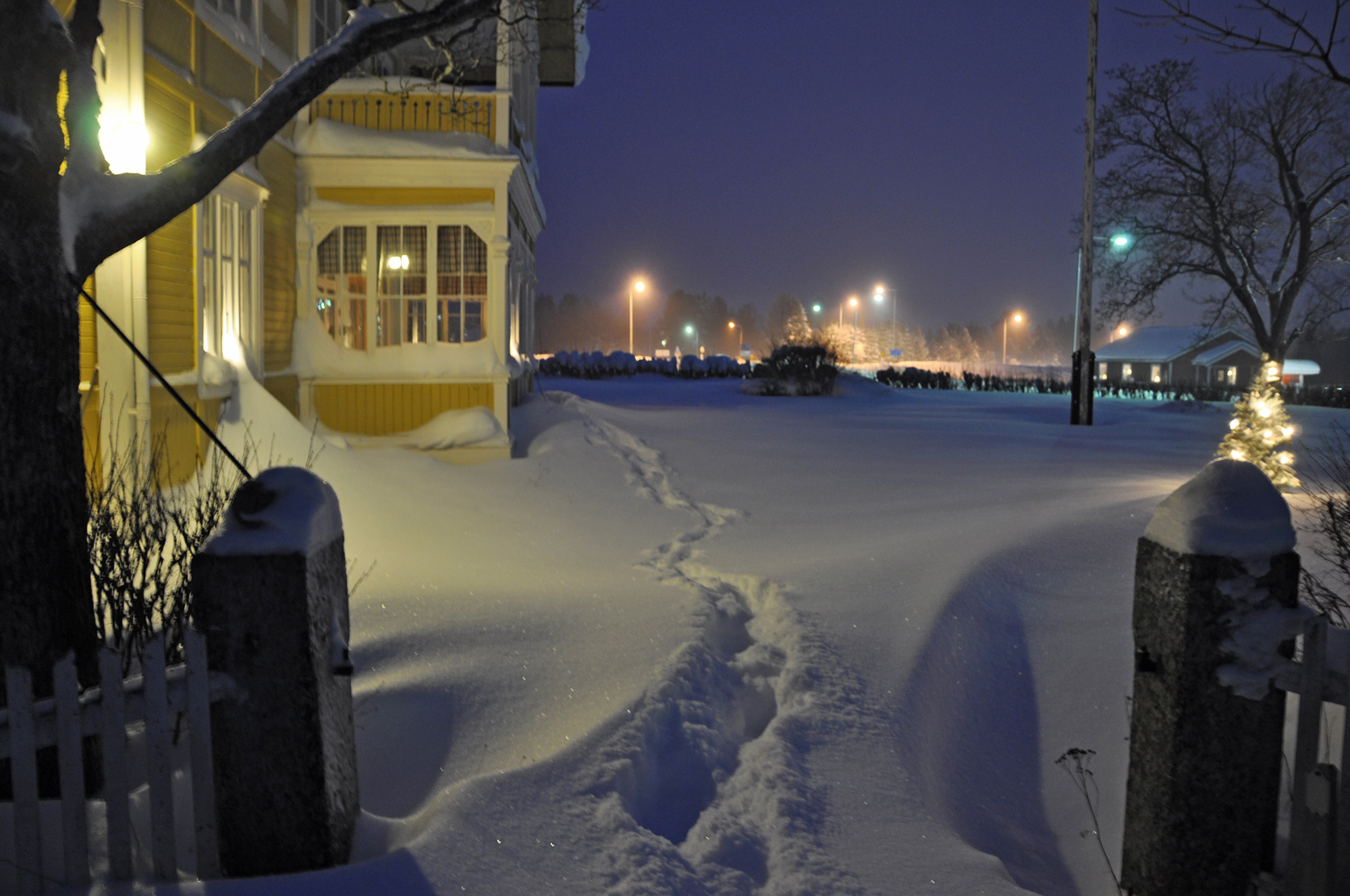 Röste.nu – Bygdens Nytt nr 1 2011 – Nyheter – Insnöad i mellandagarna