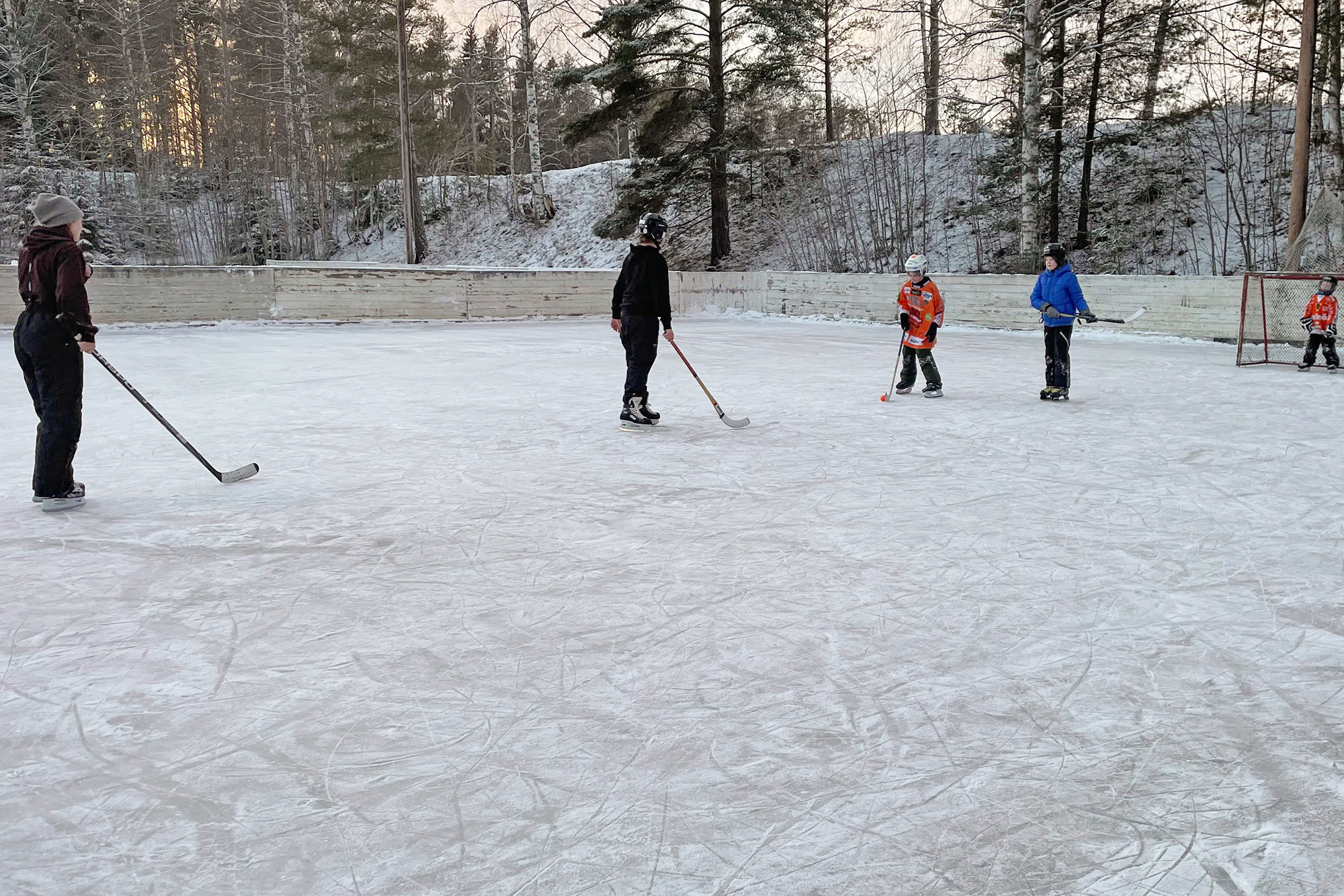 Röste.nu – Bygdens Nytt nr 1 2022 – Nyheter – Allmänhetens åkning på isbanan vid Dönjegården