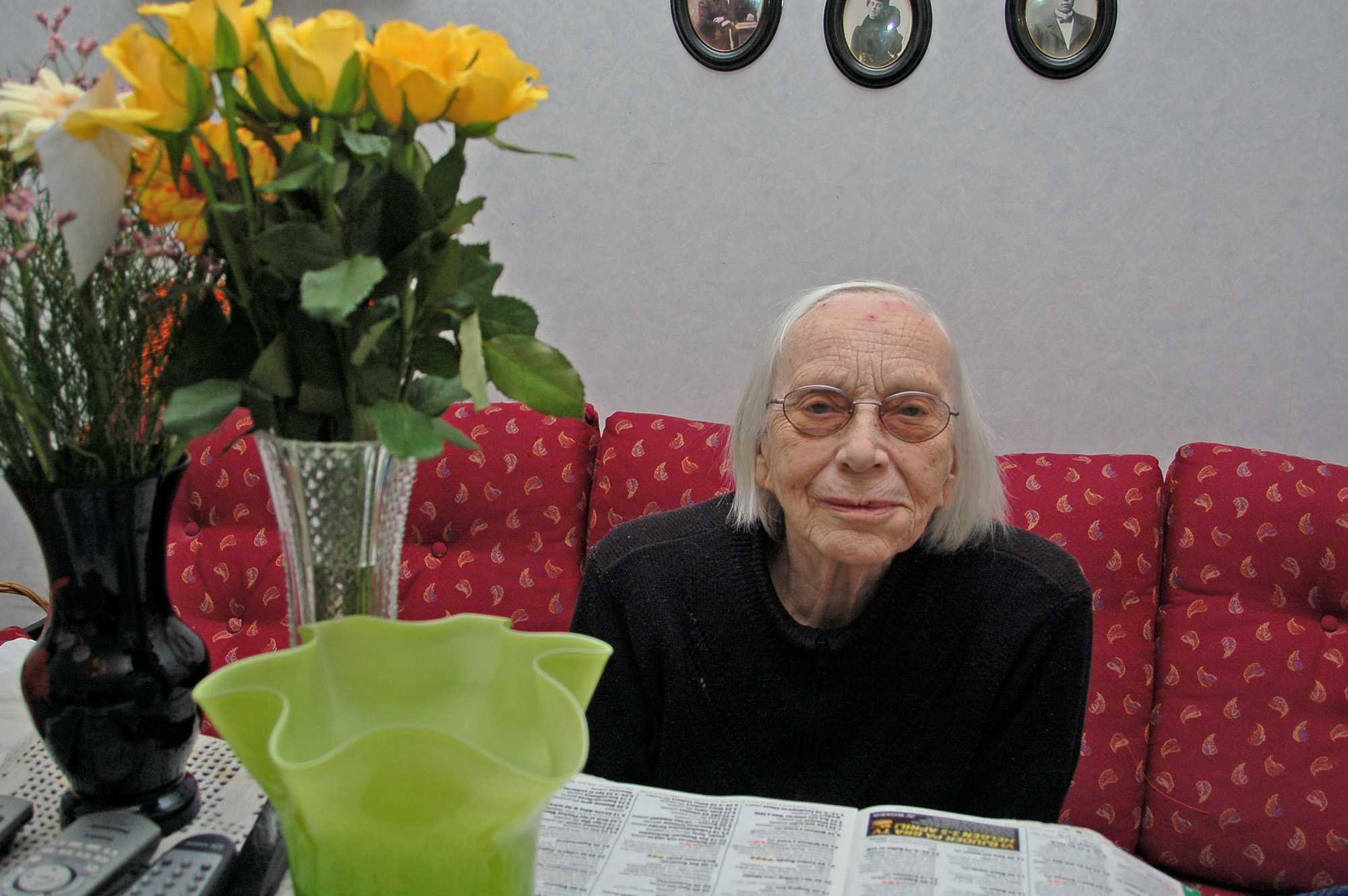 Röste.nu – Bygdens Nytt nr 2 2009 – Nyheter – Blommor och presenter när Märta fyllde 85