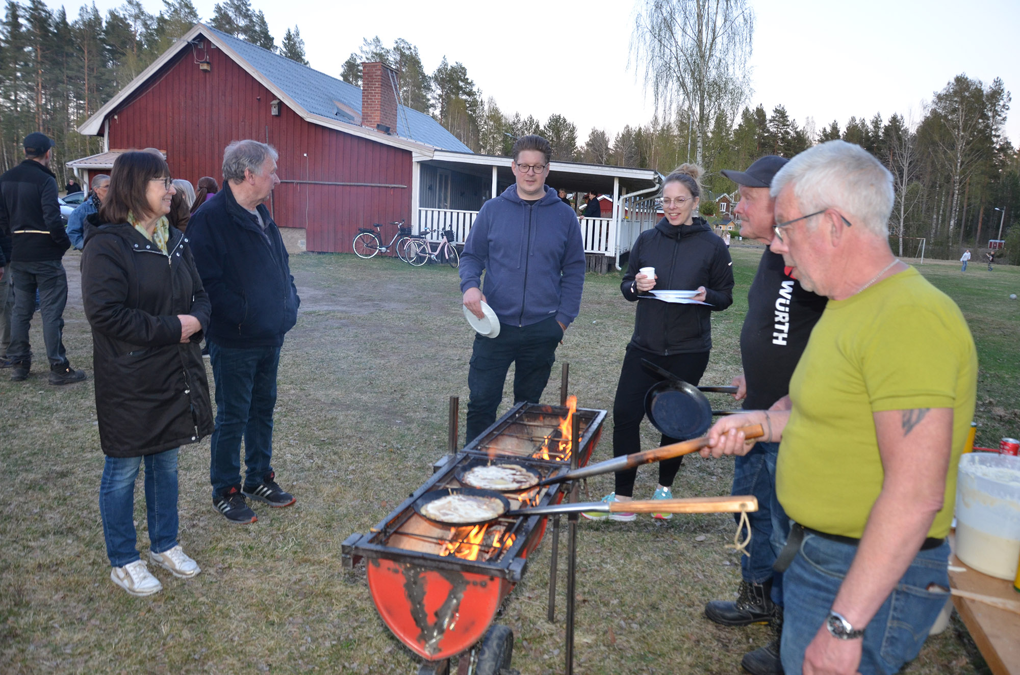 Röste.nu – Bygdens Nytt nr 2 2026 – Nyheter – Majkase, kolbullar och kontanter