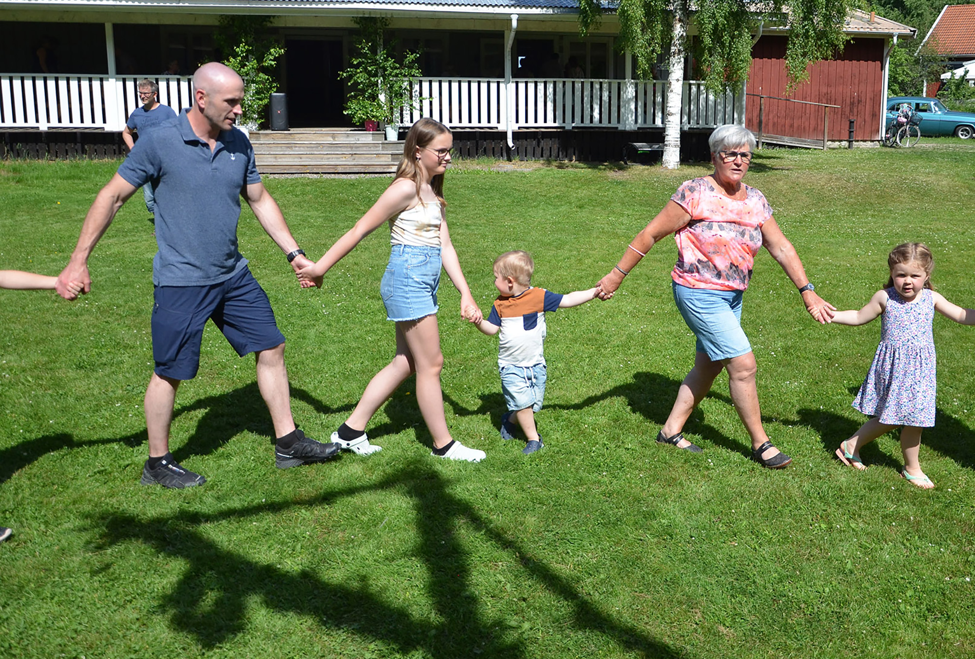Röste.nu – Bygdens Nytt nr 3 2022 – Nyheter – Midsommarfirande vid Dönjegården