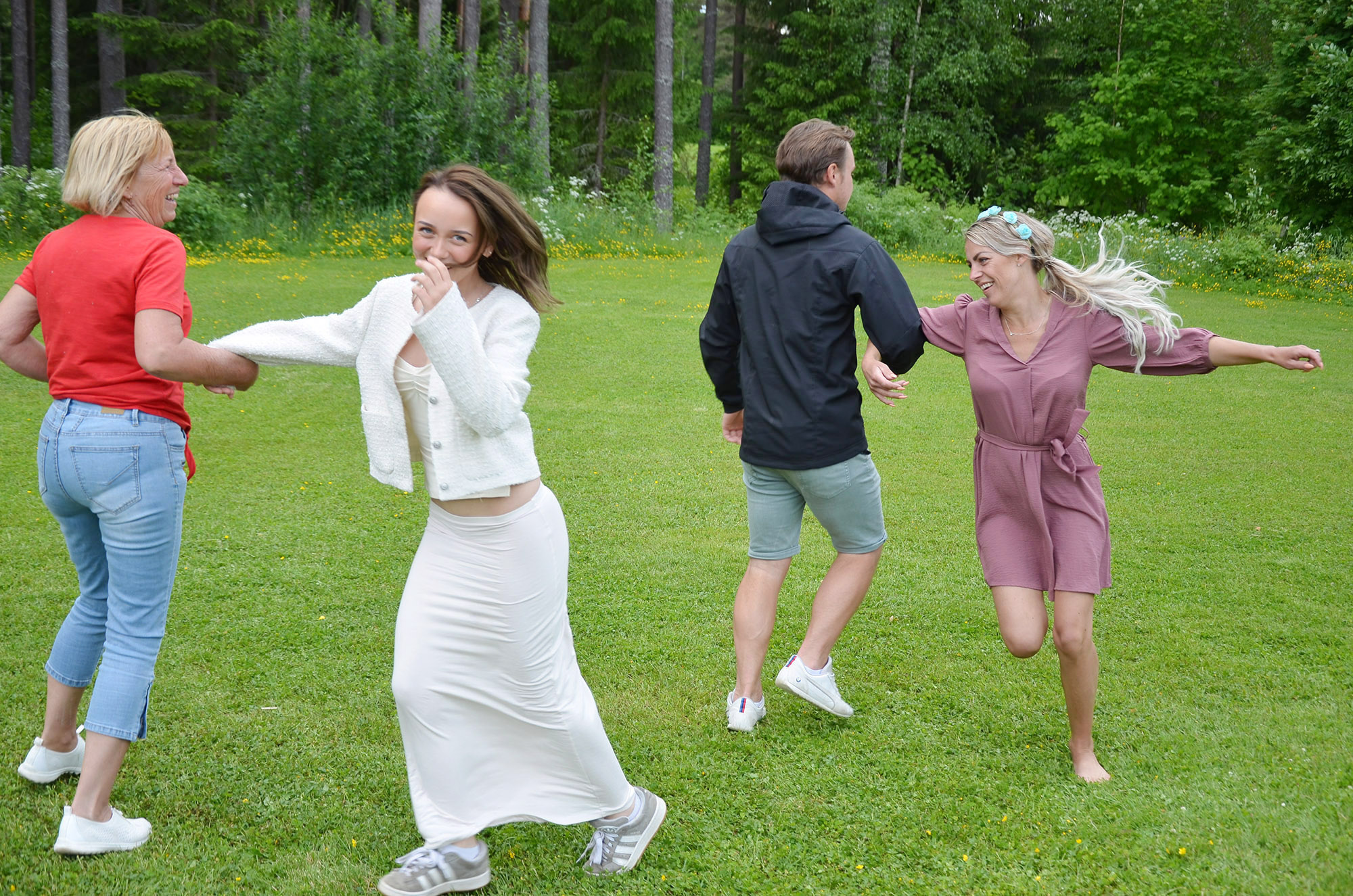 Röste.nu – Bygdens  Nytt nr 3 2025 – Nyheter – Här firas midsommar...
