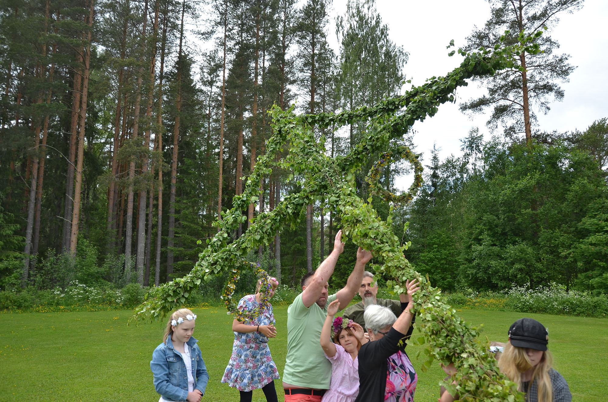 Röste.nu – Bygdens  Nytt nr 3 2025 – Nyheter – Här firas midsommar...
