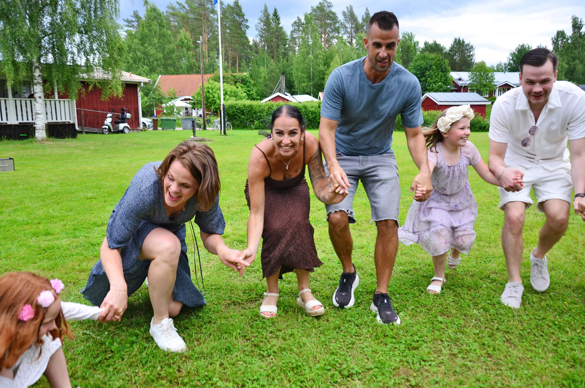 Röste.nu – Bygdens  Nytt nr 3 2026 – Nyheter – Dansen gick vid Dönjegården – så minns vi midsommaren