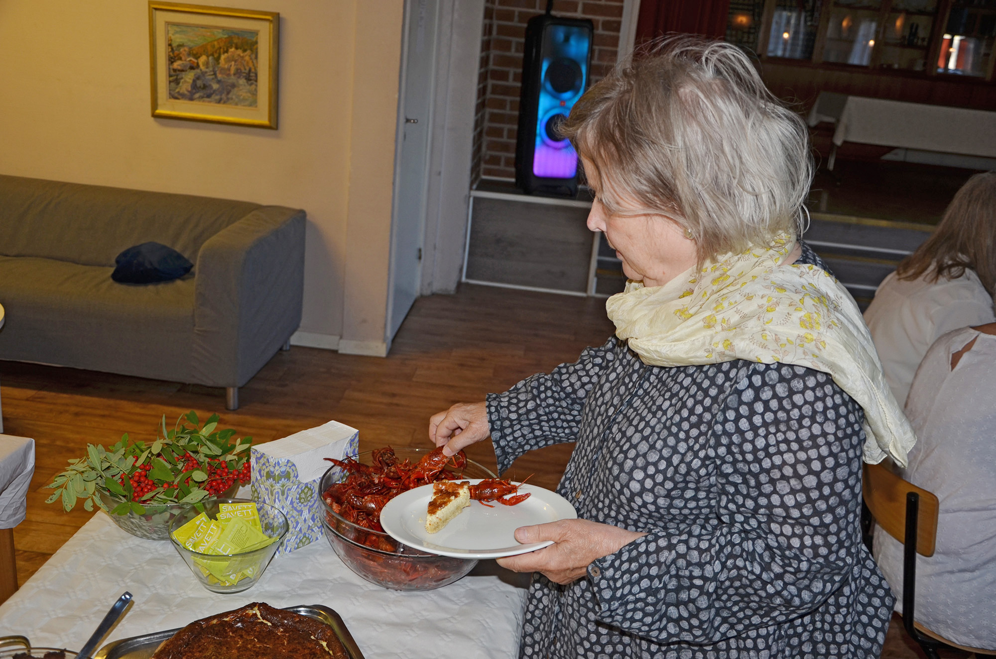 Röste.nu – Bygdens Nytt nr 4 2024 – Nyheter – Kräftor och surströmming för tionde gången i Dönjegården