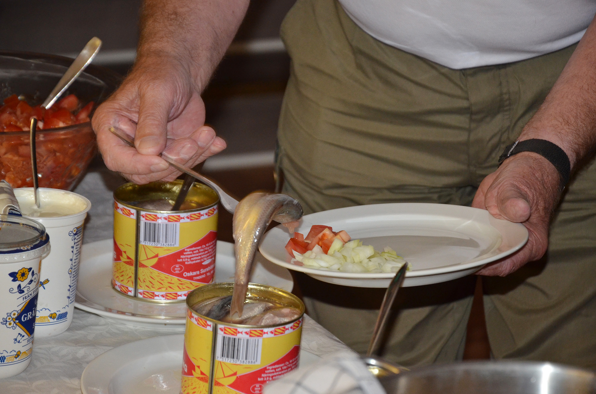 Röste.nu – Bygdens Nytt nr 4 2025 – Nyheter – Surströmming på gaffeln