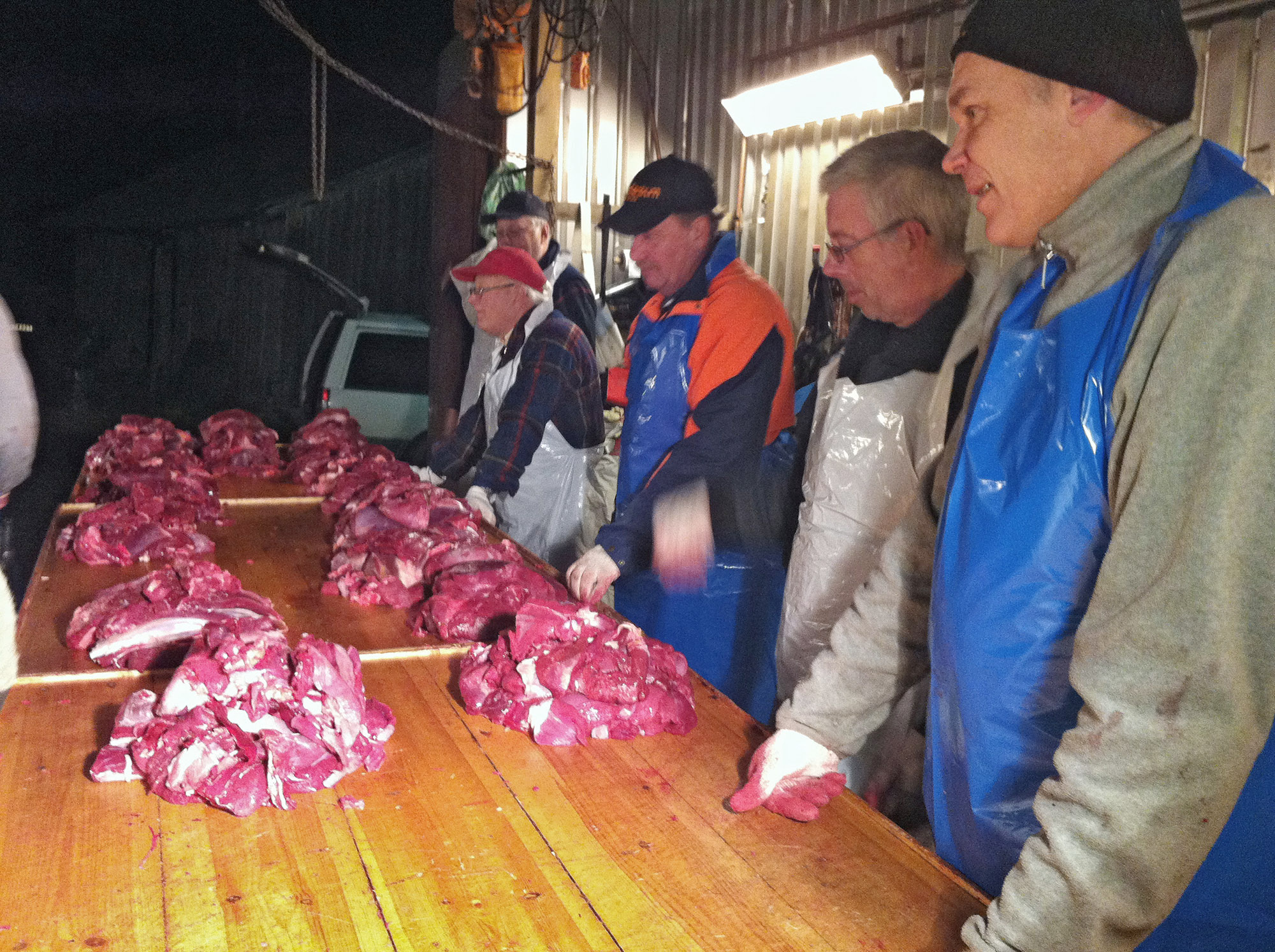 Röste.nu – Bygdens Nytt nr 5 2011 – Nyheter – 20 jägare kämpade för kött i frysen