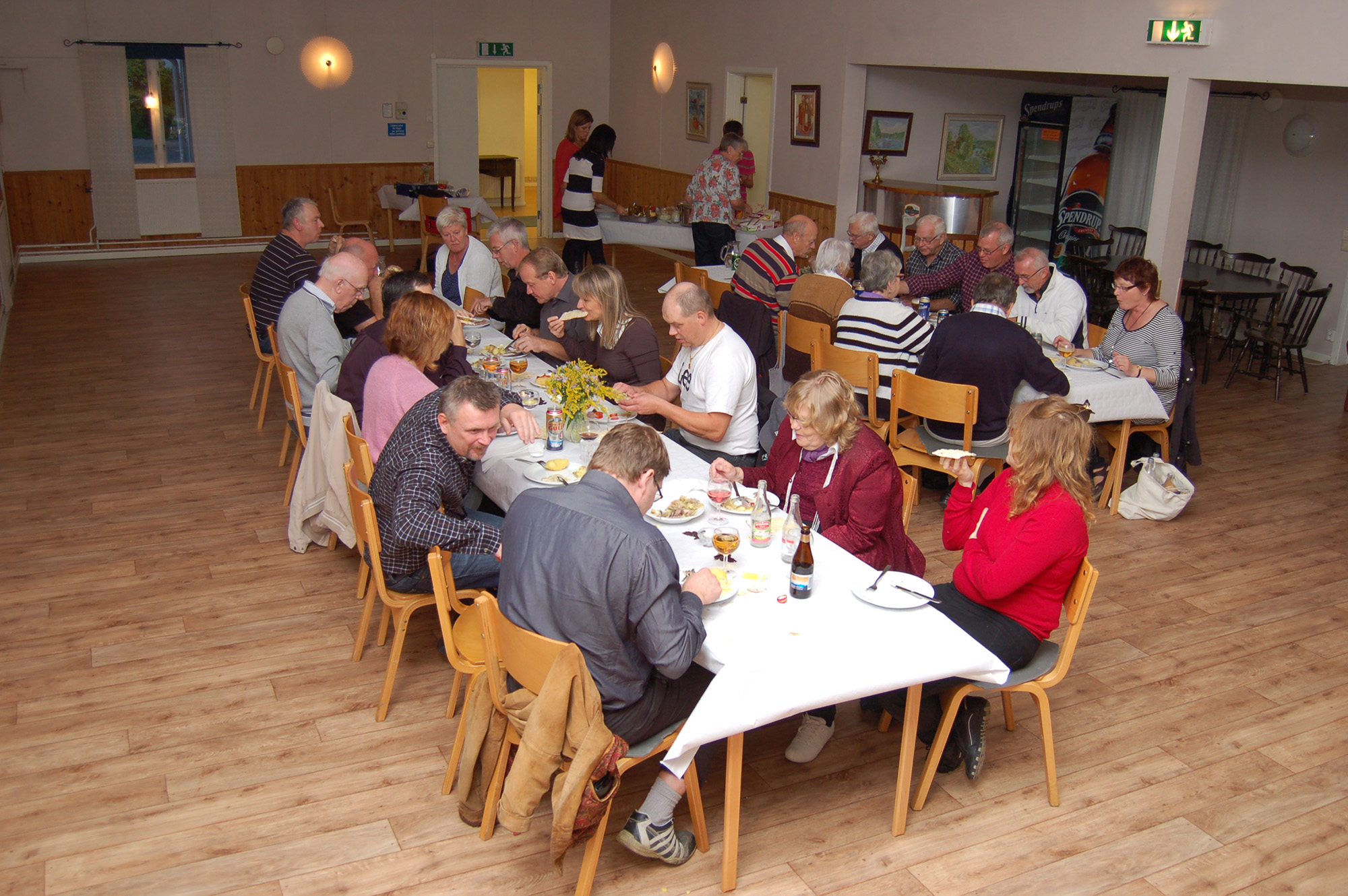 Röste.nu – Bygdens Nytt nr 5 2011 – Nyheter – Surströmming, korv och sill – godsaker i Röste