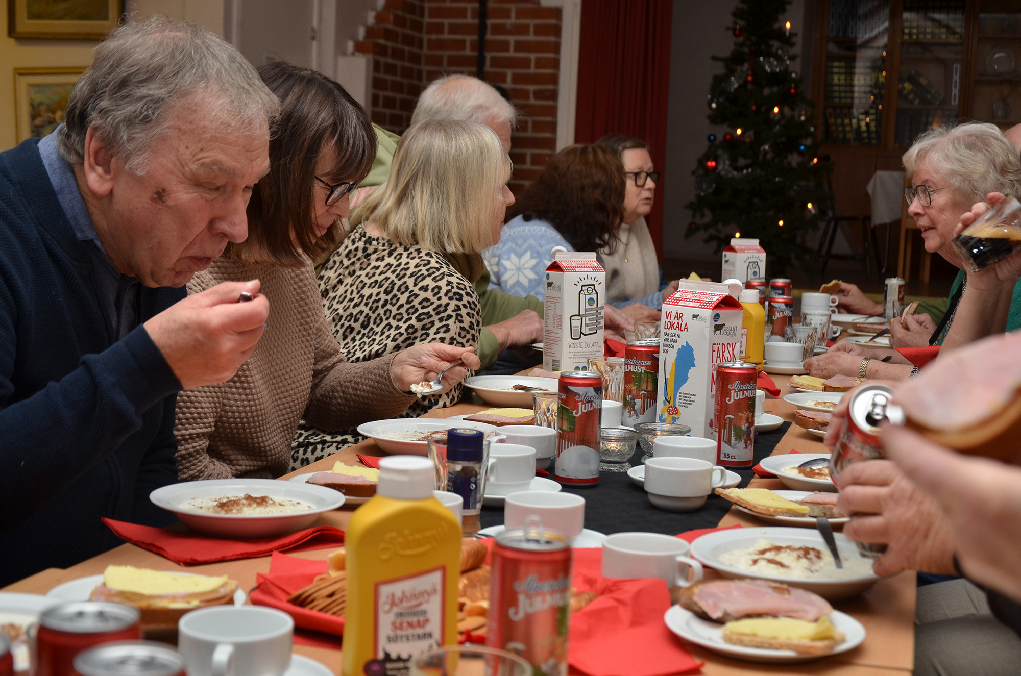 Röste.nu – Tomtens gröt serverades i Dönjegården 2025