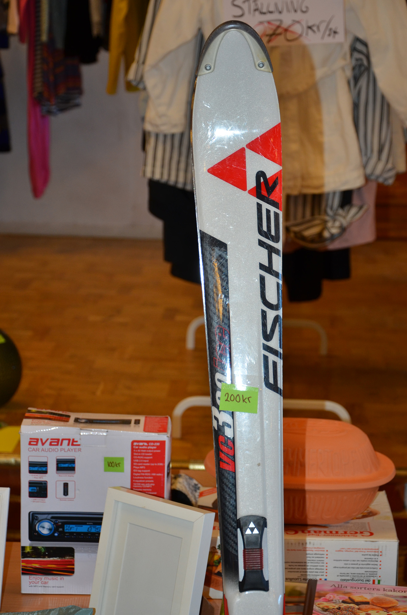 Röste.nu – Nyheter – Digert utbud på loppmarknad i Röste 2021