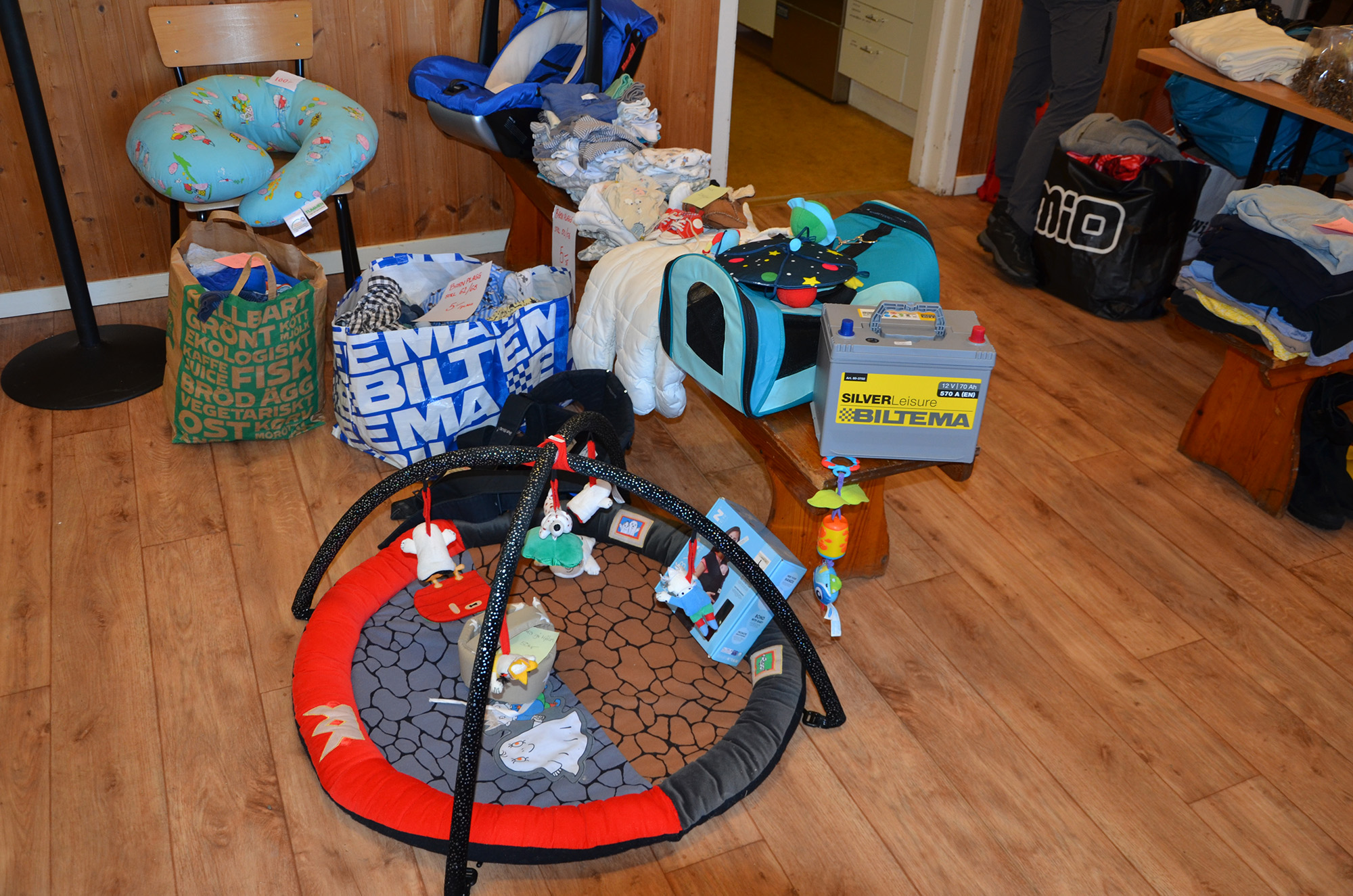 Röste.nu – Nyheter – Digert utbud på loppmarknad i Röste 2021