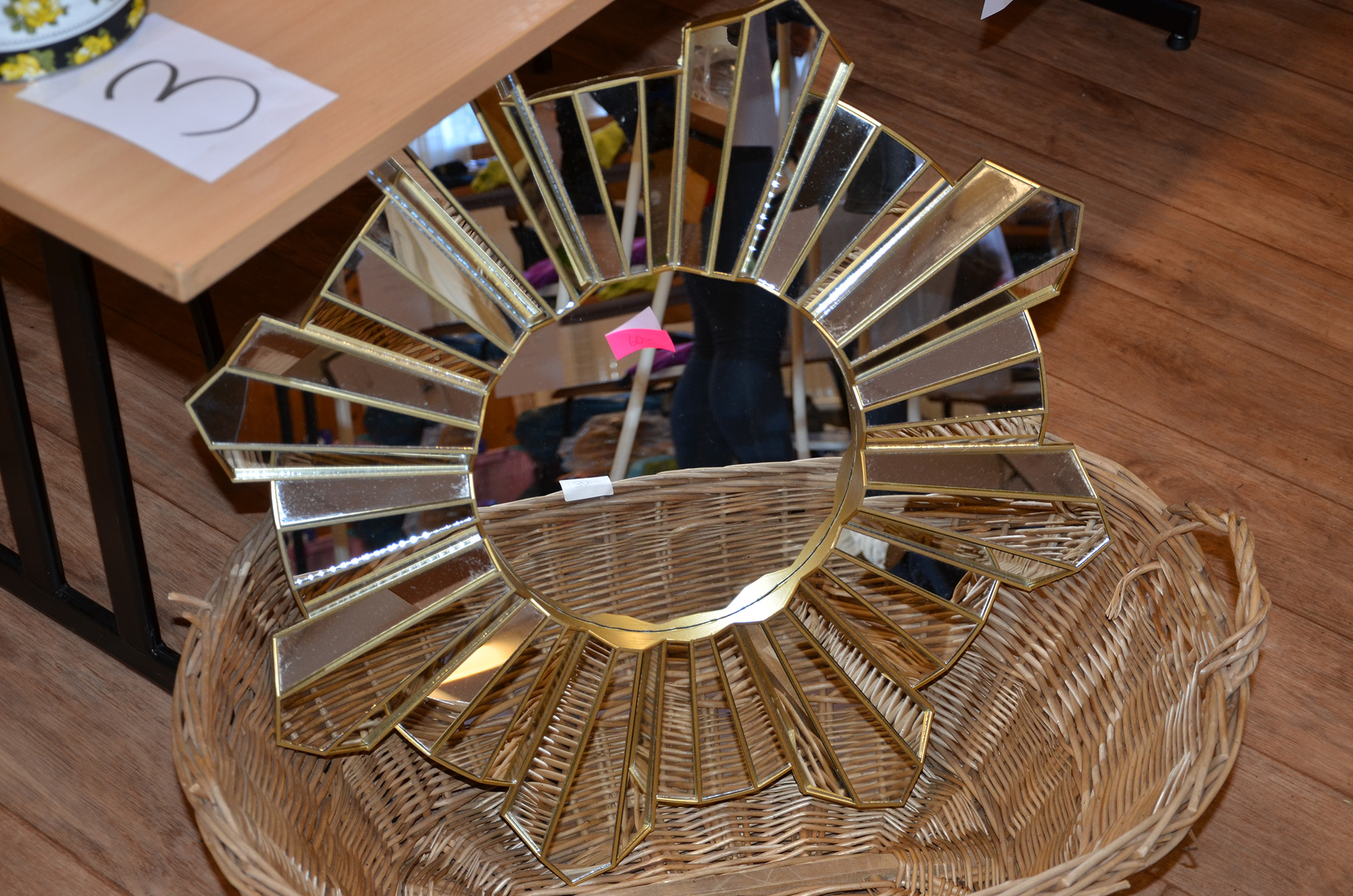 Röste.nu – Nyheter – Digert utbud på loppmarknad i Röste 2021