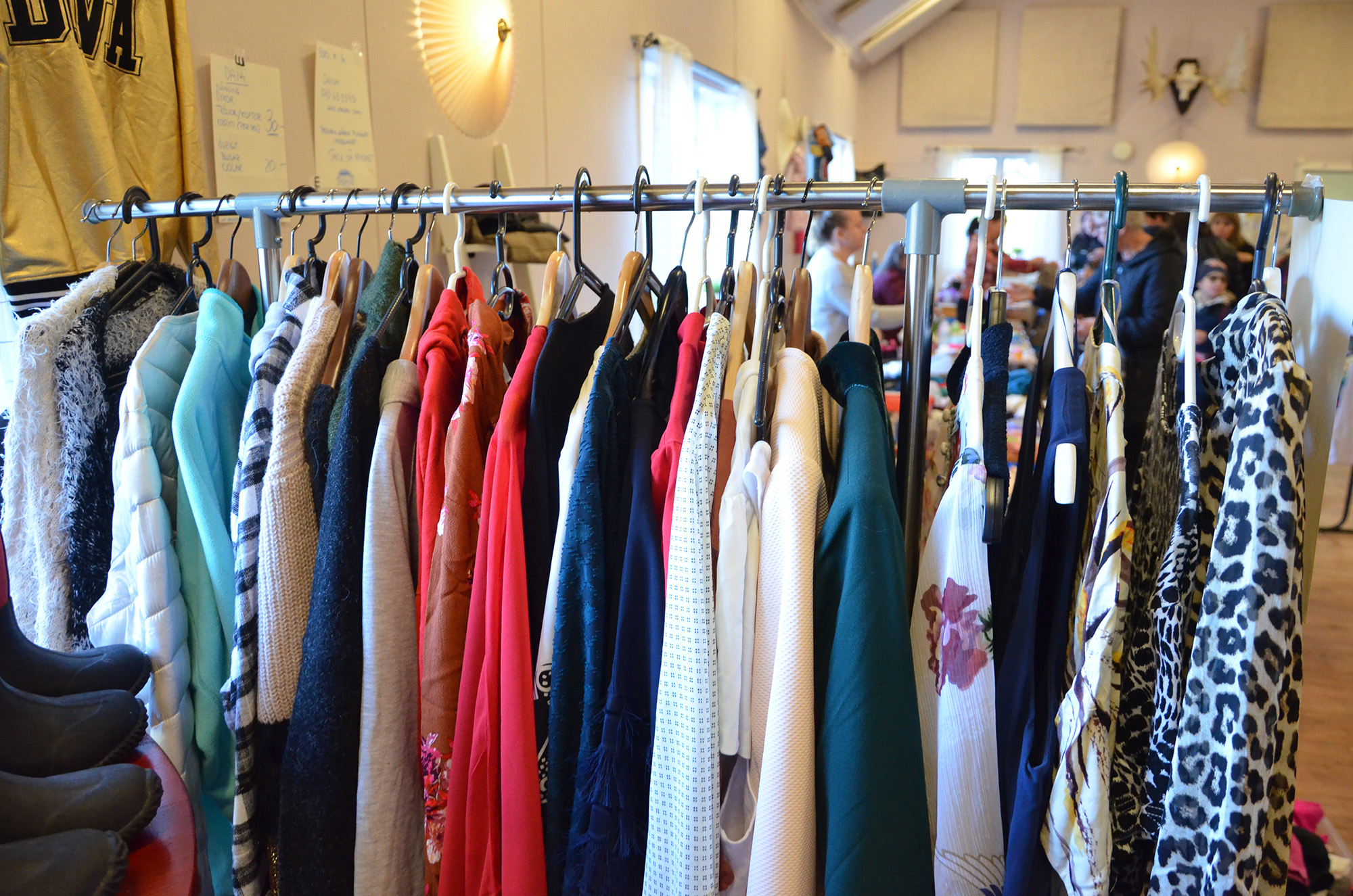 Röste.nu – Nyheter – Digert utbud på loppmarknad i Röste 2021