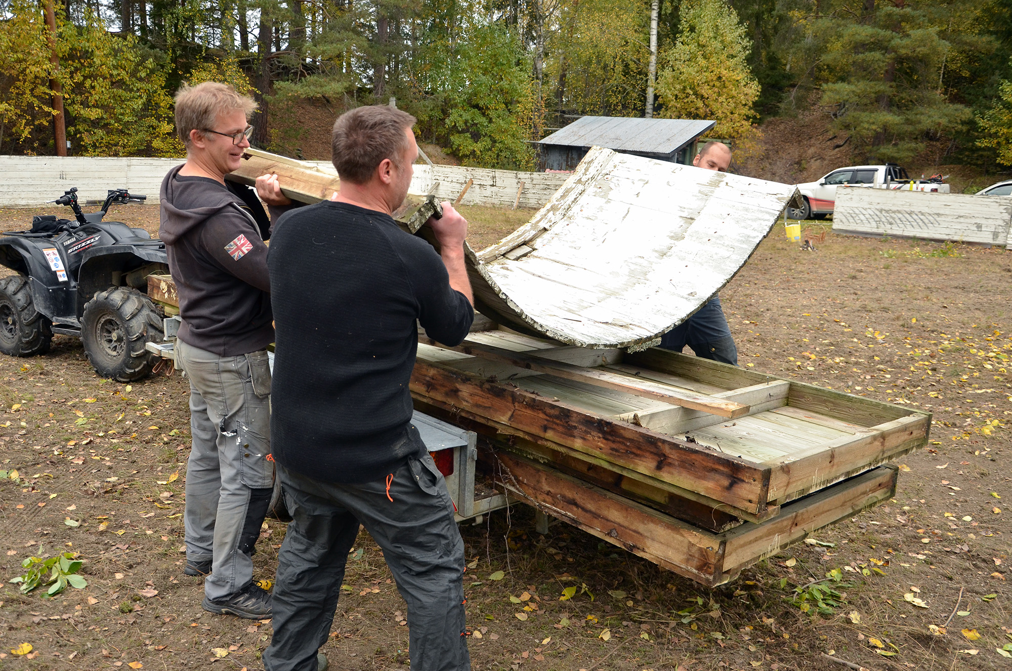 Röste.nu – Nyheter – Ny form på isbanan vid Dönjegården efter arbetsdag 2021