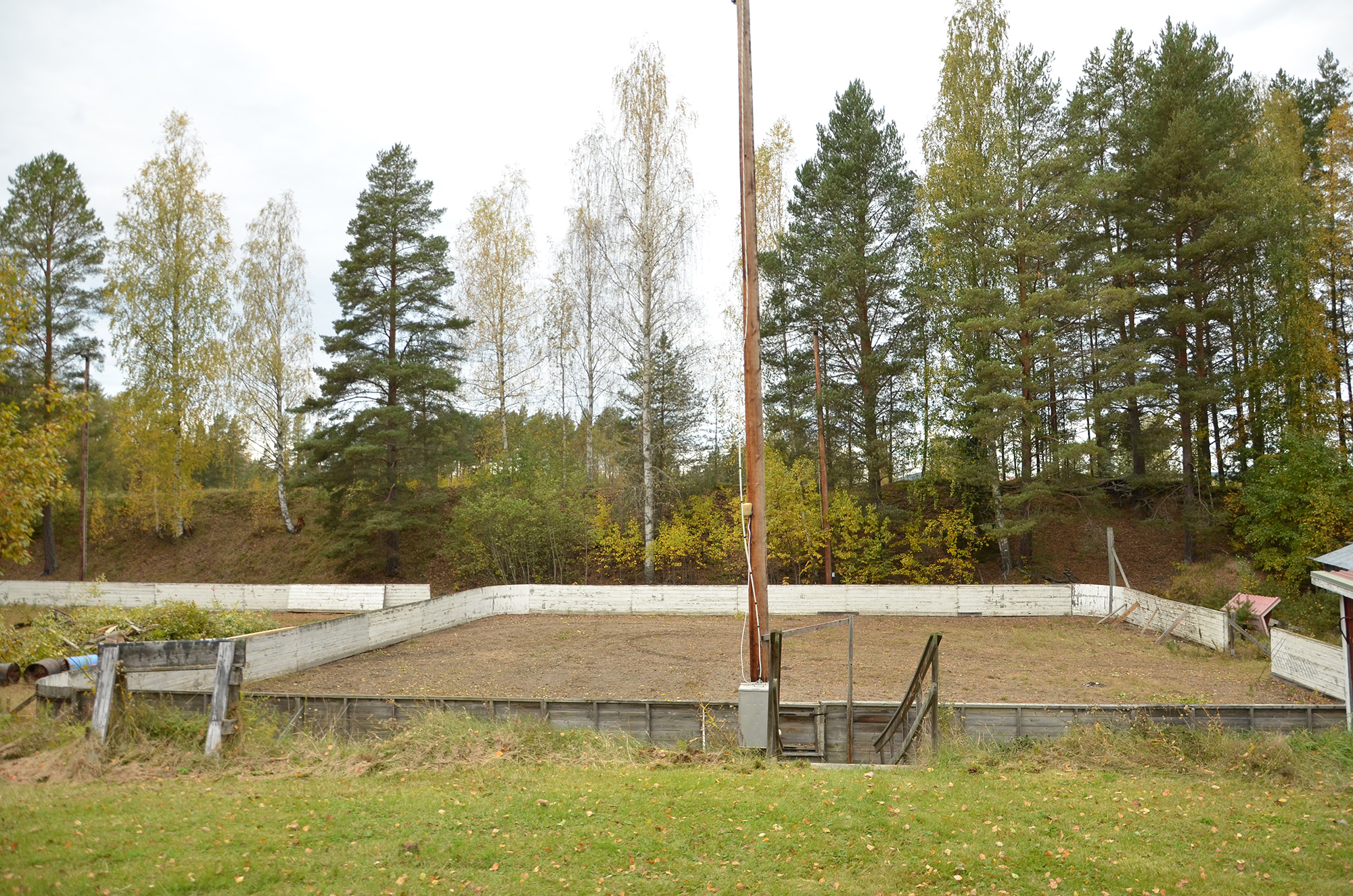 Röste.nu – Nyheter – Ny form på isbanan vid Dönjegården efter arbetsdag 2021