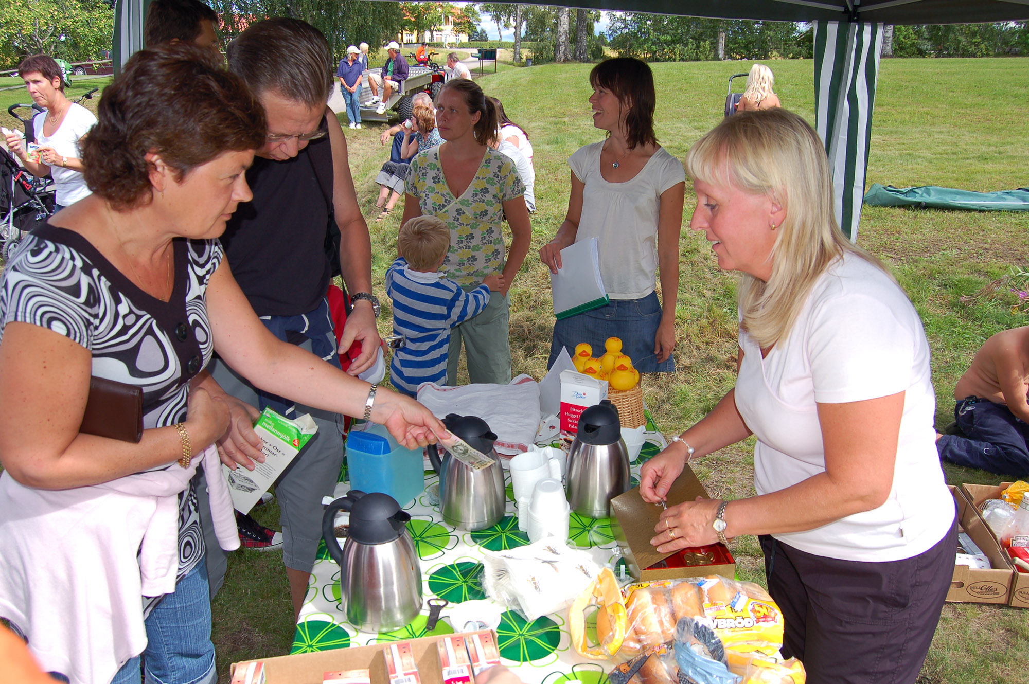 Röste.nu – Röstebilder – Ankrace i Galvån för tredje året 2008
