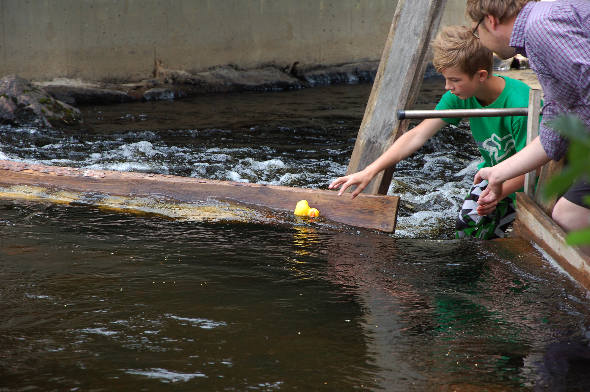 Röste.nu – Röstebilder – Ankracet i Galvån 2011