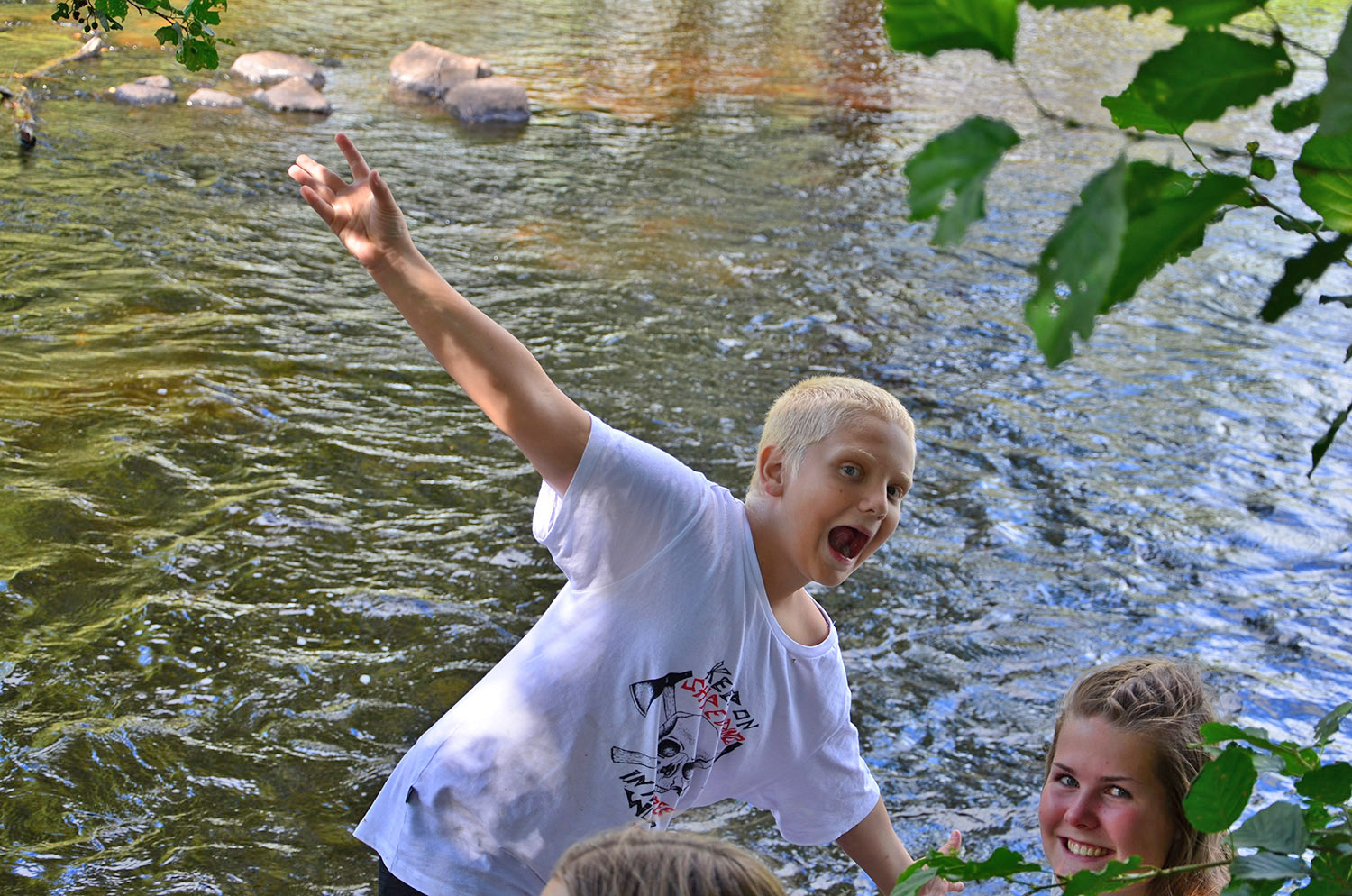 Röste.nu – Röstebilder – Ankracet i Galvån 2016