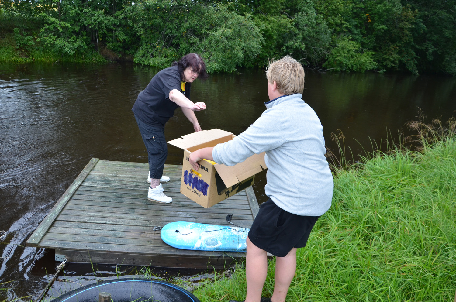 Röste.nu – Röstebilder – Historiskt blött ankrace i Galvån 2017