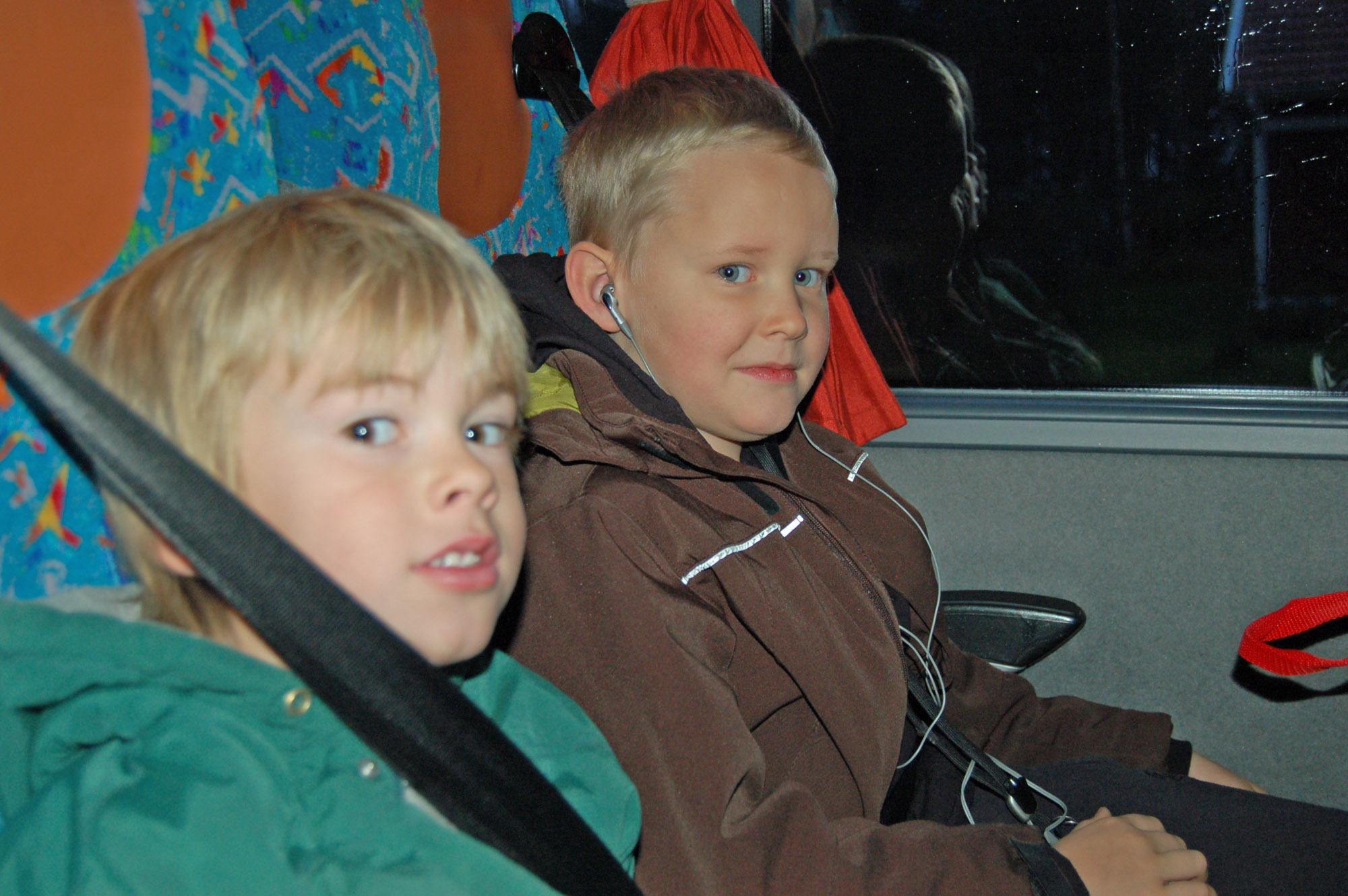 Röste.nu – Röstebilder – Badresa till Fyrishovbadet i Uppsala 2009