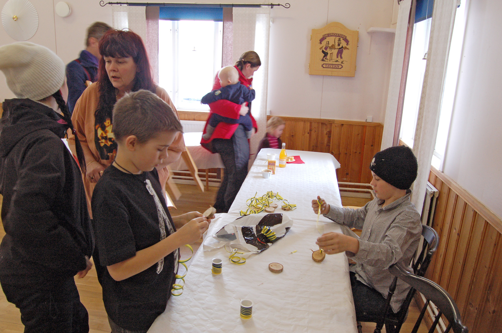 Röste.nu – Röstebilder – Familjedag med fart i backen och OS-tema 2010