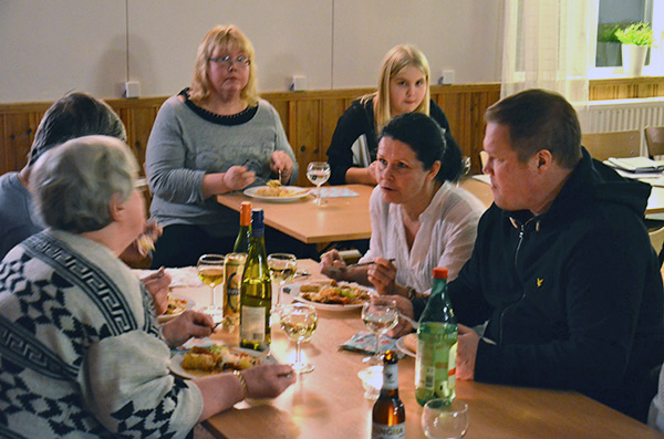 Röste.nu – Röstebilder – Föreningsstämma i Dönjegården 2014