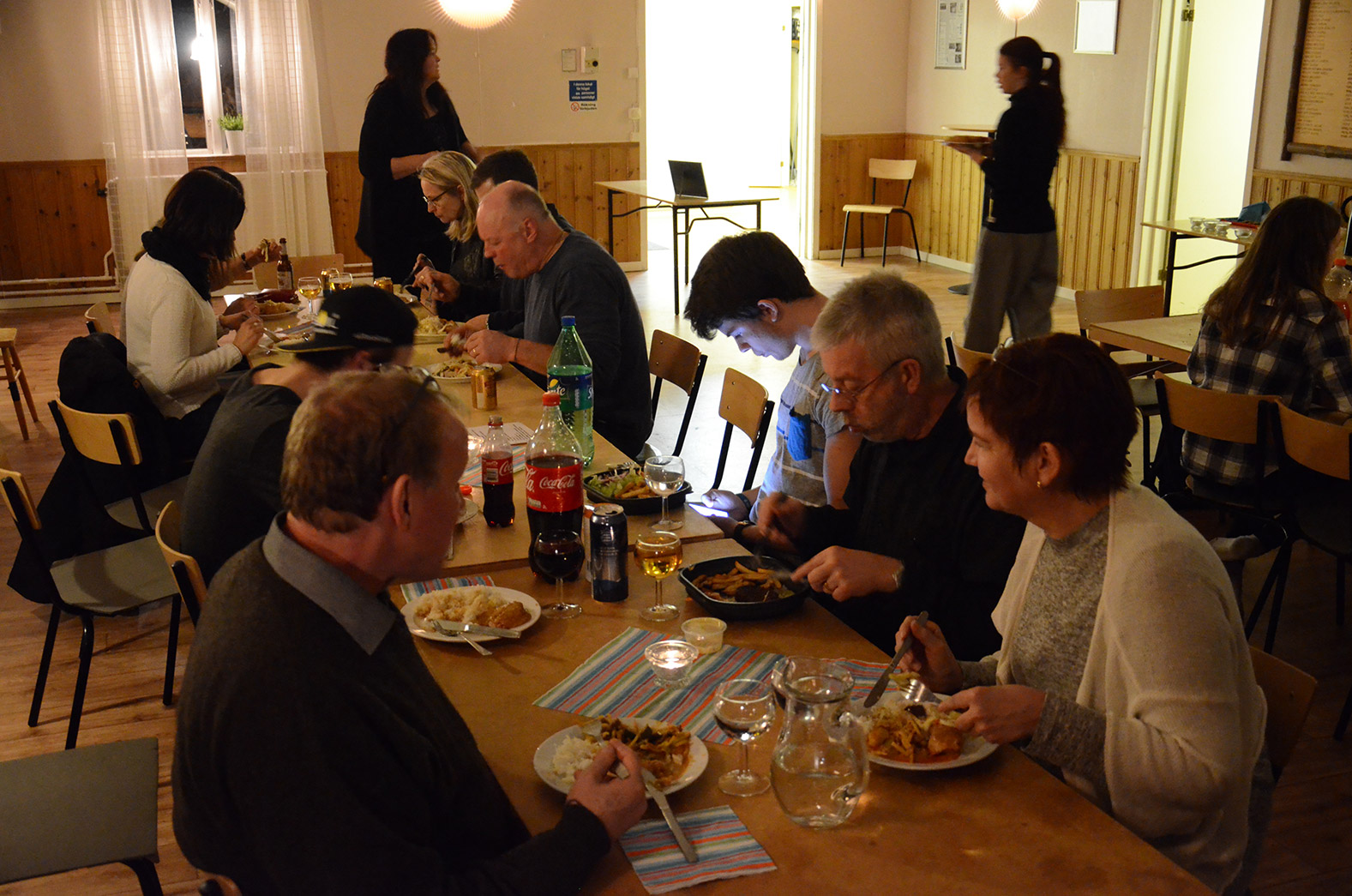 Röste.nu – Röstebilder – Föreningsstämma i Dönjegården 2016