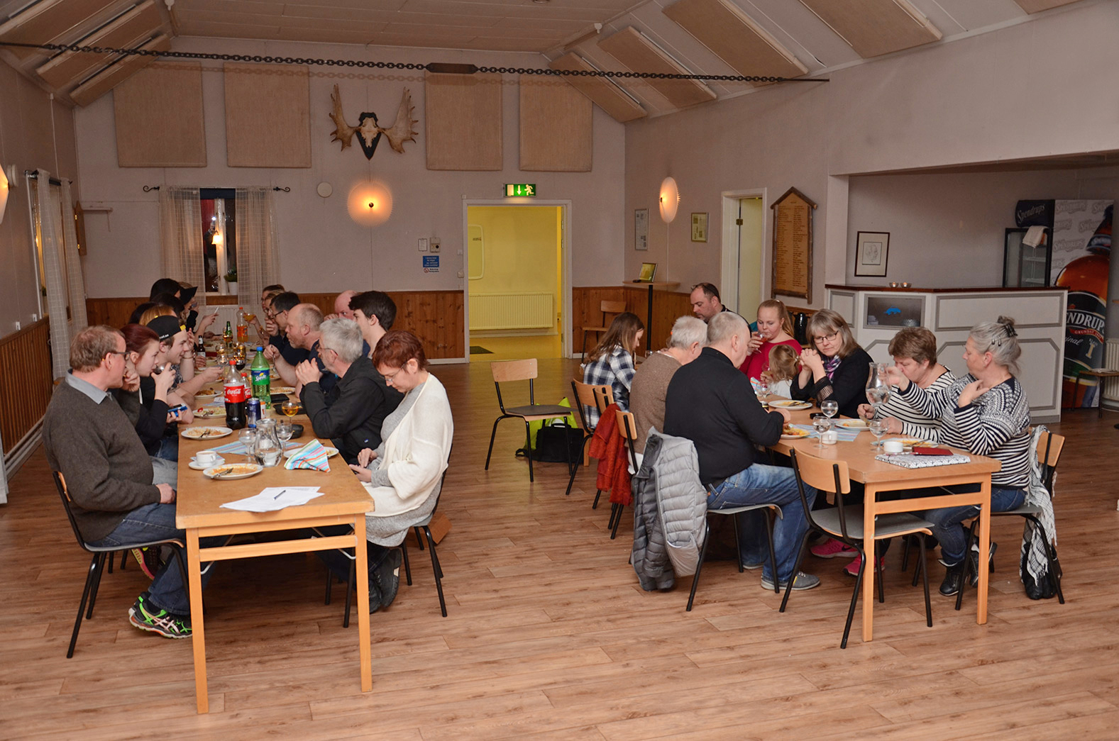 Röste.nu – Röstebilder – Föreningsstämma i Dönjegården 2016