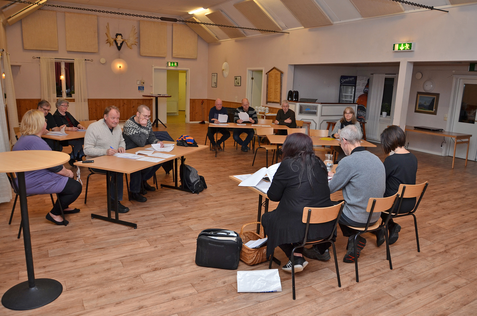 Röste.nu – Röstebilder – Föreningsstämma i Dönjegården 2019