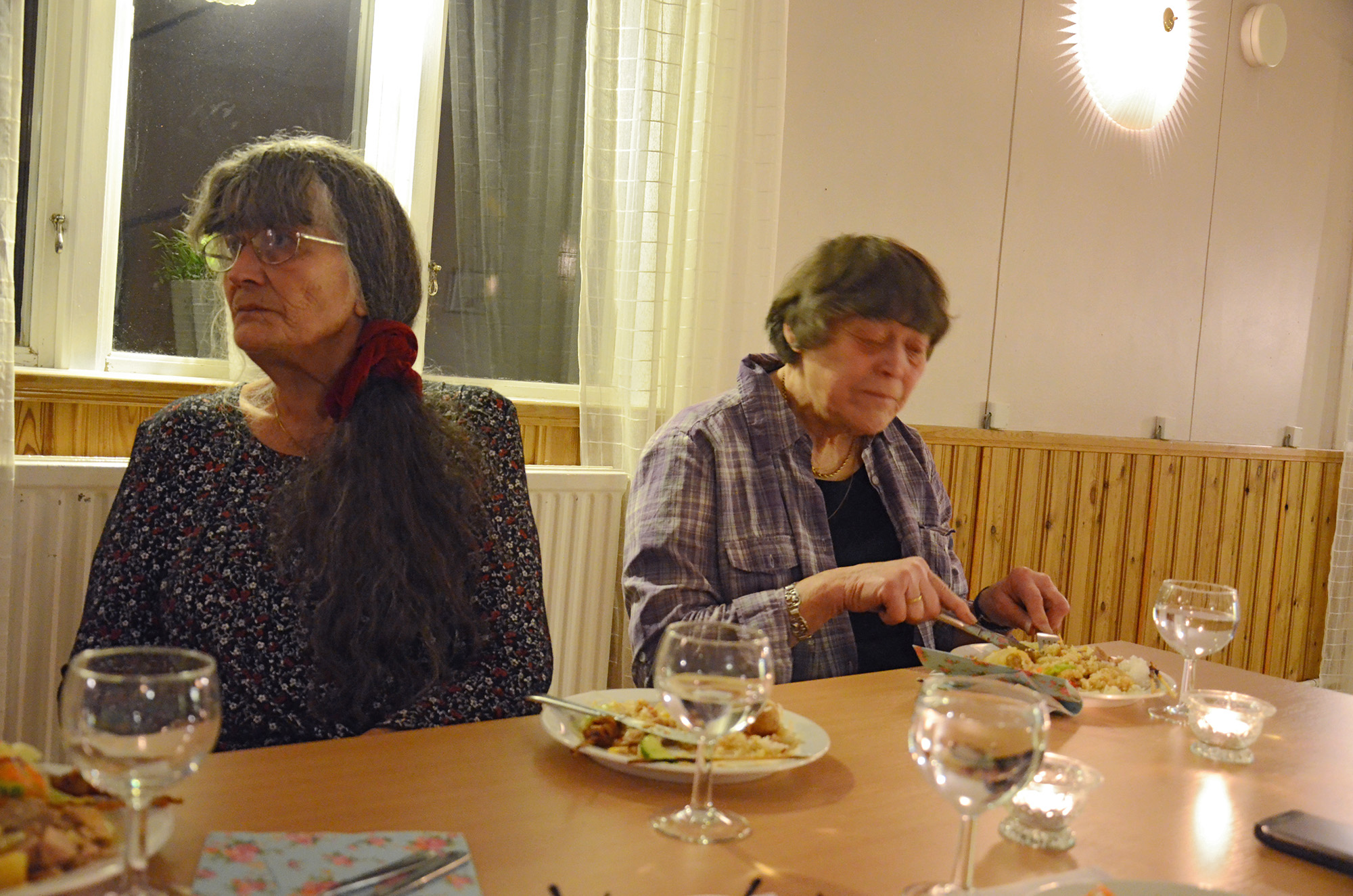 Röste.nu – Röstebilder – Föreningsstämma med thailändsk middag 2014