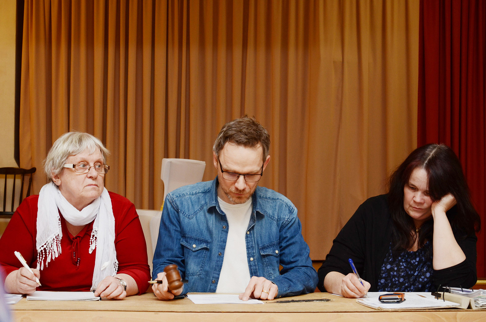 Röste.nu – Röstebilder – Föreningsstämma med thailändsk middag 2016