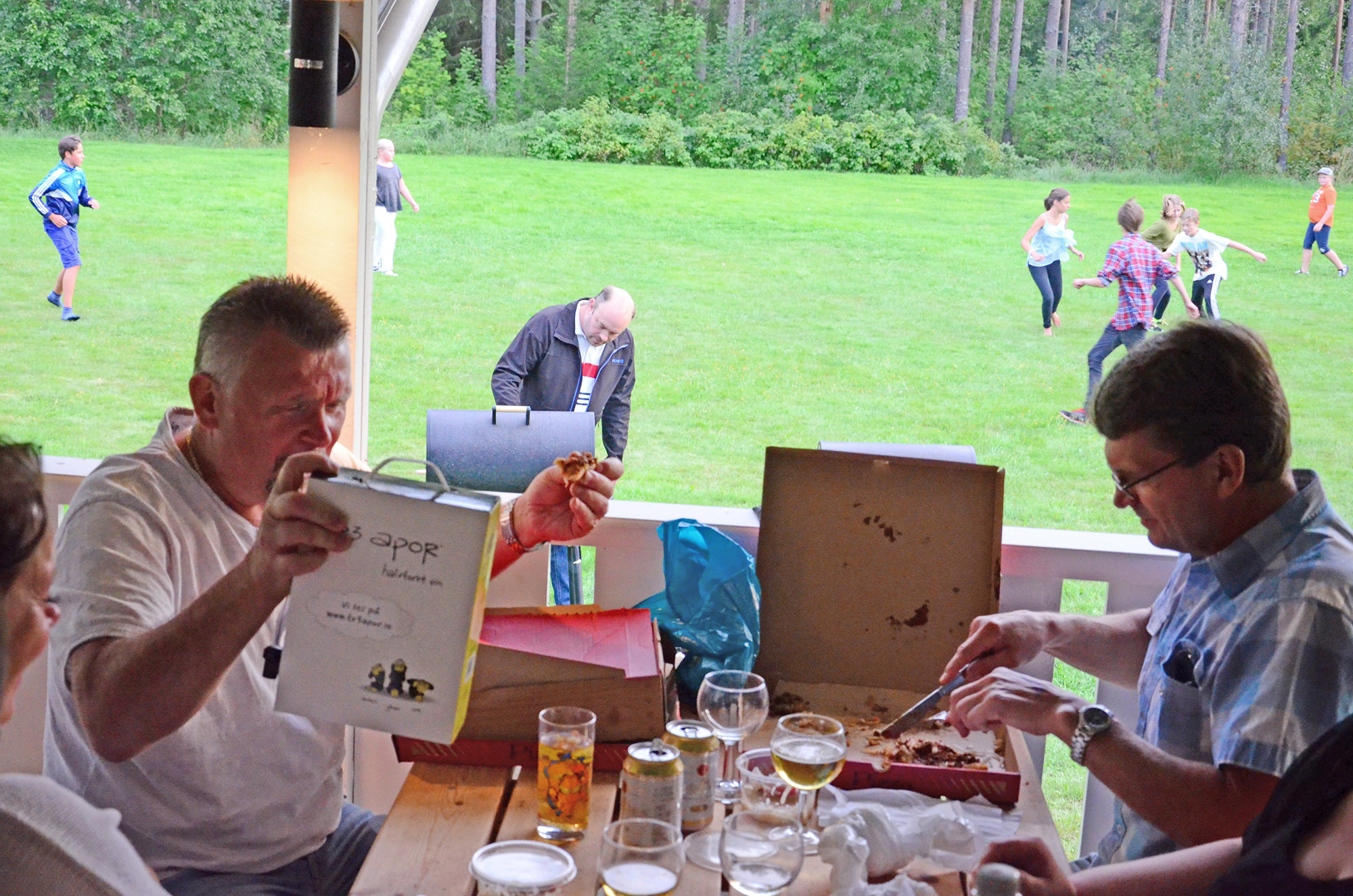 Röste.nu – Röstebilder – Grill- och familjefest på Dönjegården 2014