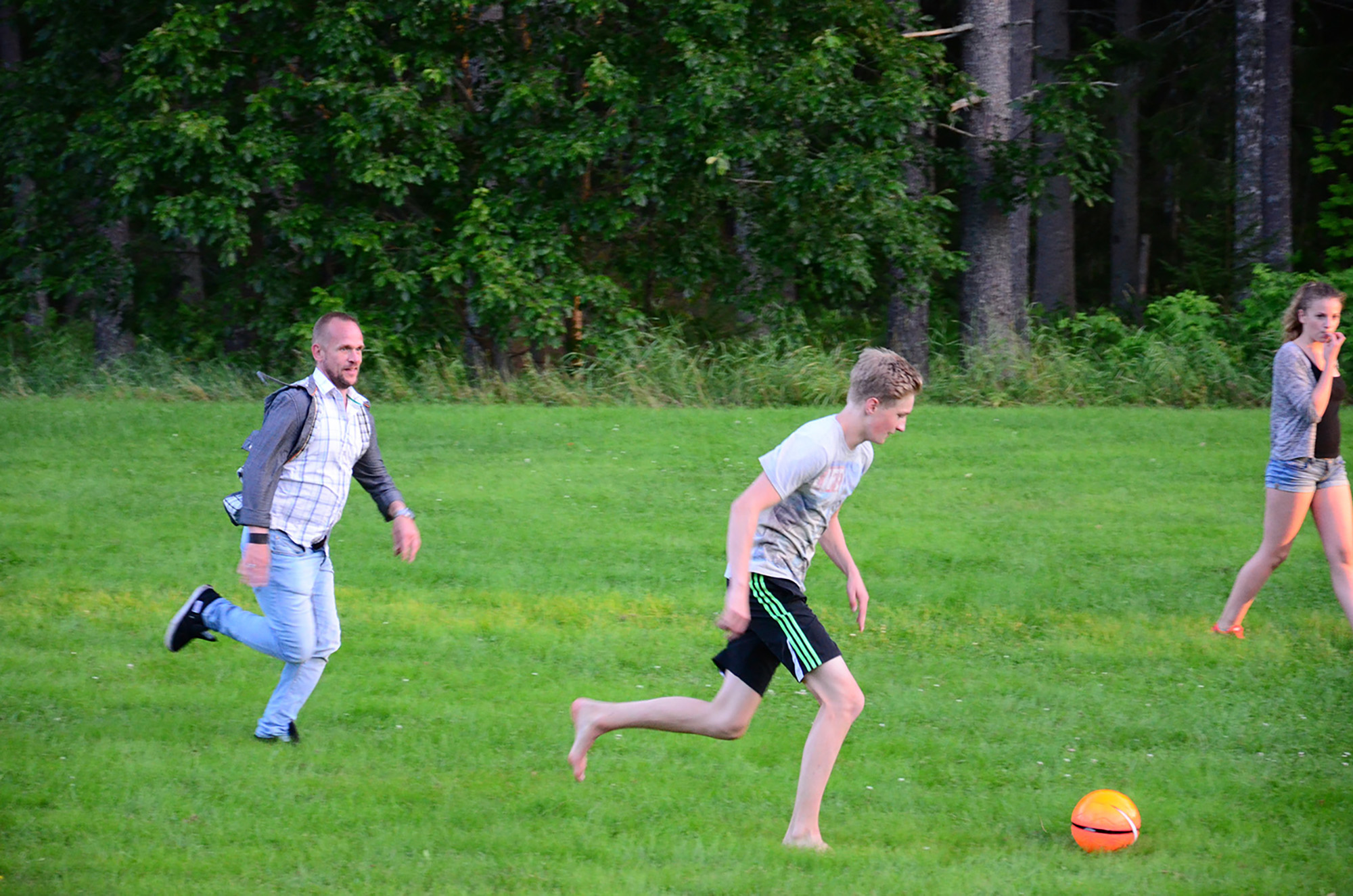 Röste.nu – Röstebilder – Grill- och familjefest på Dönjegården 2015