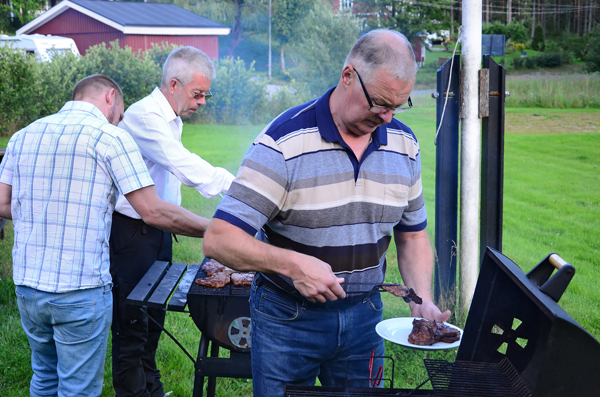 Röste.nu – Röstebilder – Grill- och familjefest på Dönjegården 2015