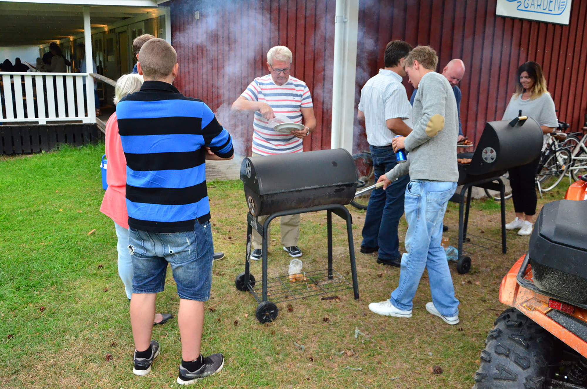 Röste.nu – Röstebilder – Grill- och familjefest på Dönjegården 2016