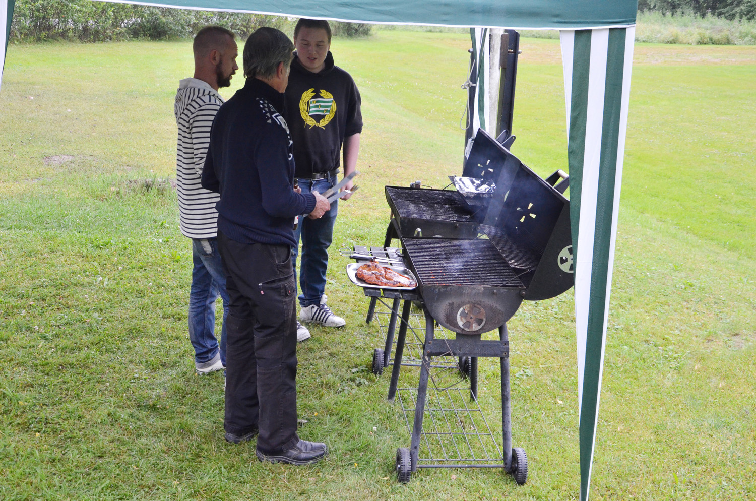 Röste.nu – Röstebilder – Grill- och familjefest på Dönjegården 2017