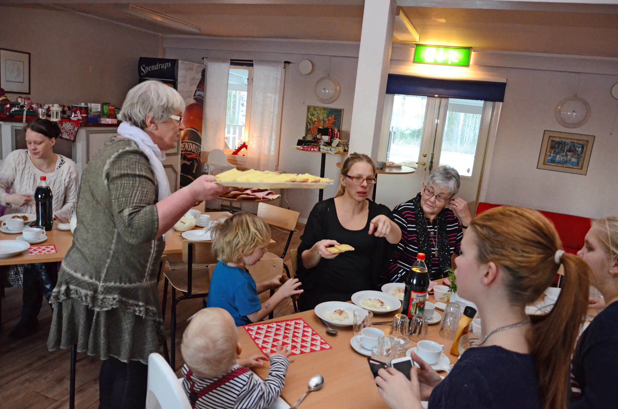 Röste.nu – Röstebilder – Grötfest med Lucia i Dönjegården 2014