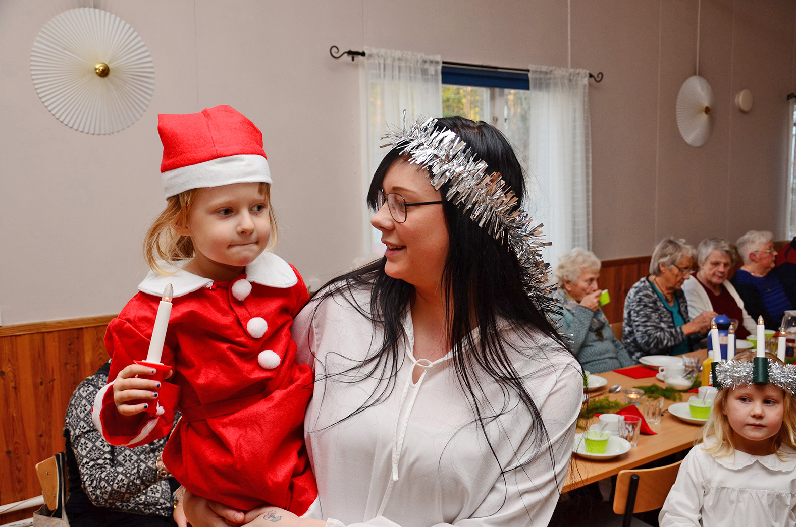 Röste.nu – Röstebilder – Grötfest i Dönjegården 2015
