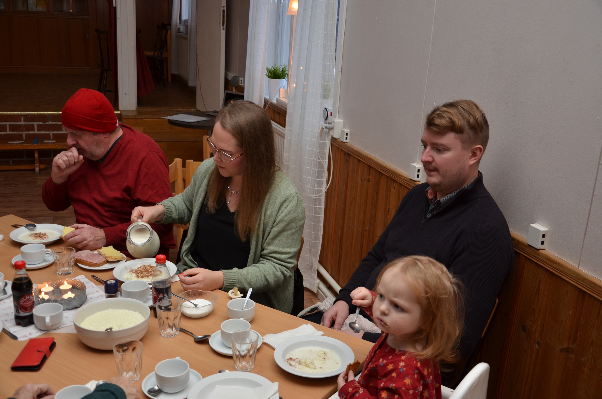 Röste.nu – Röstebilder – Grötfest med lucia i Dönjegården 2022