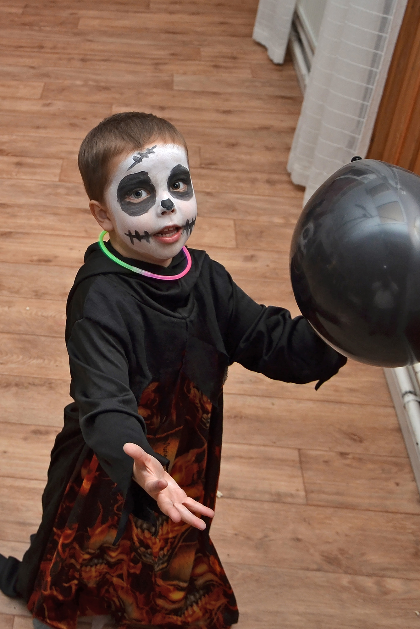 Röste.nu – Röstebilder – Halloweendisco och spökvandring vid Dönjegården 2022