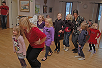 Röste.nu – Röstebilder – Julgransplundring i Dönjegården 2010