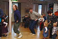 Röste.nu – Röstebilder – Julgransplundring i Dönjegården 2010