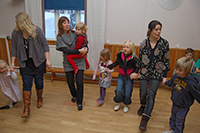 Röste.nu – Röstebilder – Julgransplundring i Dönjegården 2010