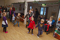 Röste.nu – Röstebilder – Julgransplundring i Dönjegården 2010