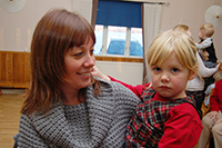 Röste.nu – Röstebilder – Julgransplundring i Dönjegården 2010