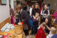 Röste.nu – Röstebilder – Julgransplundring i Dönjegården 2010