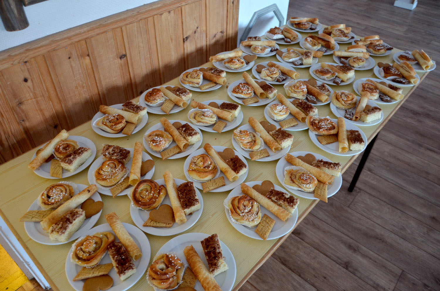 Röste.nu – Röstebilder – Julgransplundring i Dönjegården 2017