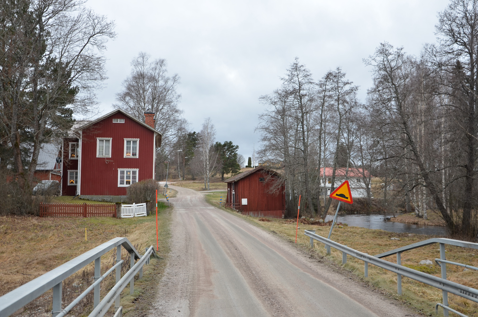 Röste.nu – Röstebilder – Julgransplundring i Dönjegården 2020