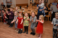 Röste.nu – Röstebilder – Julgransplundring i Dönjegården 2020